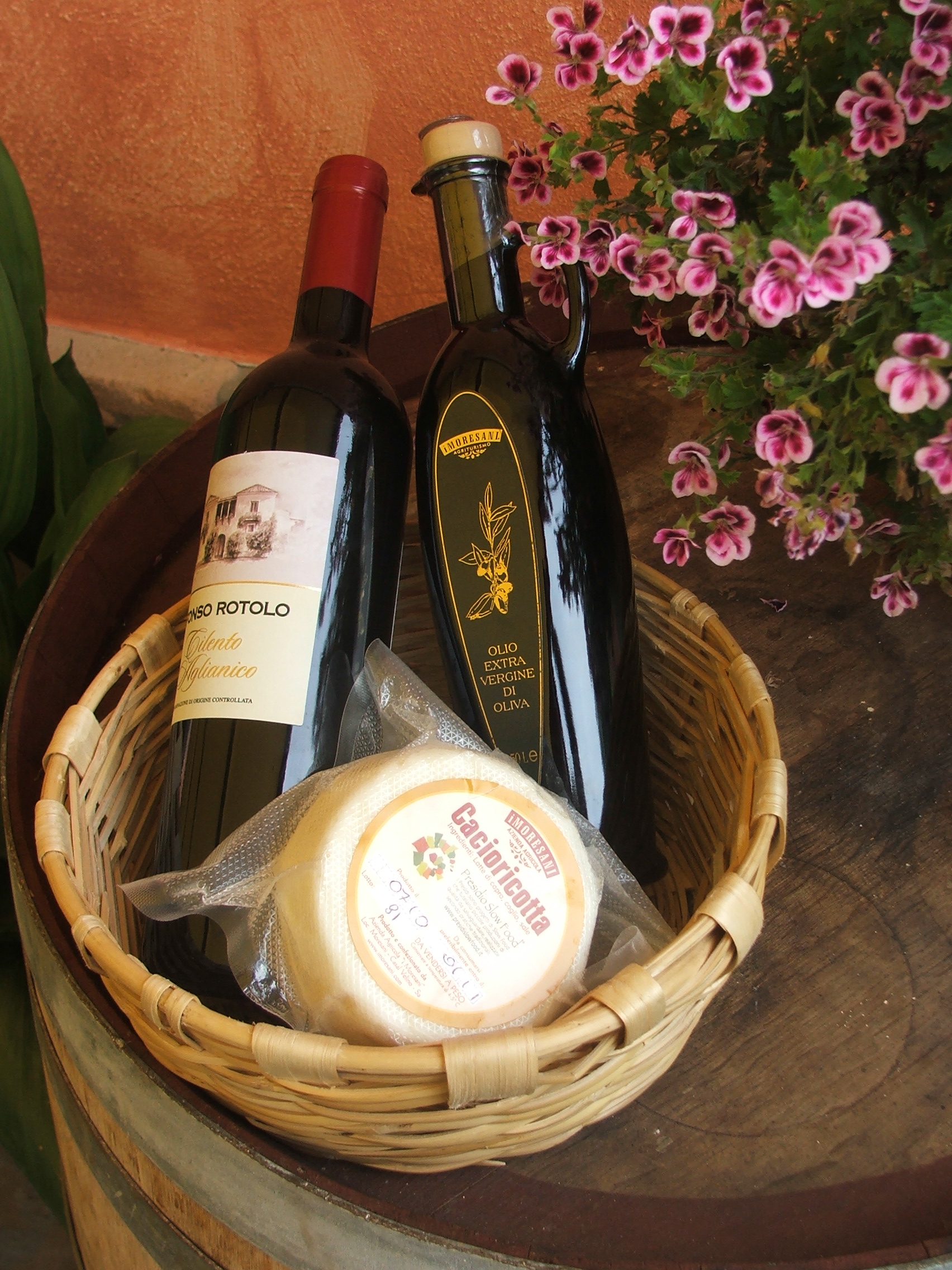 Delicious local cheeses and wine will feature on your trip to I Moresani